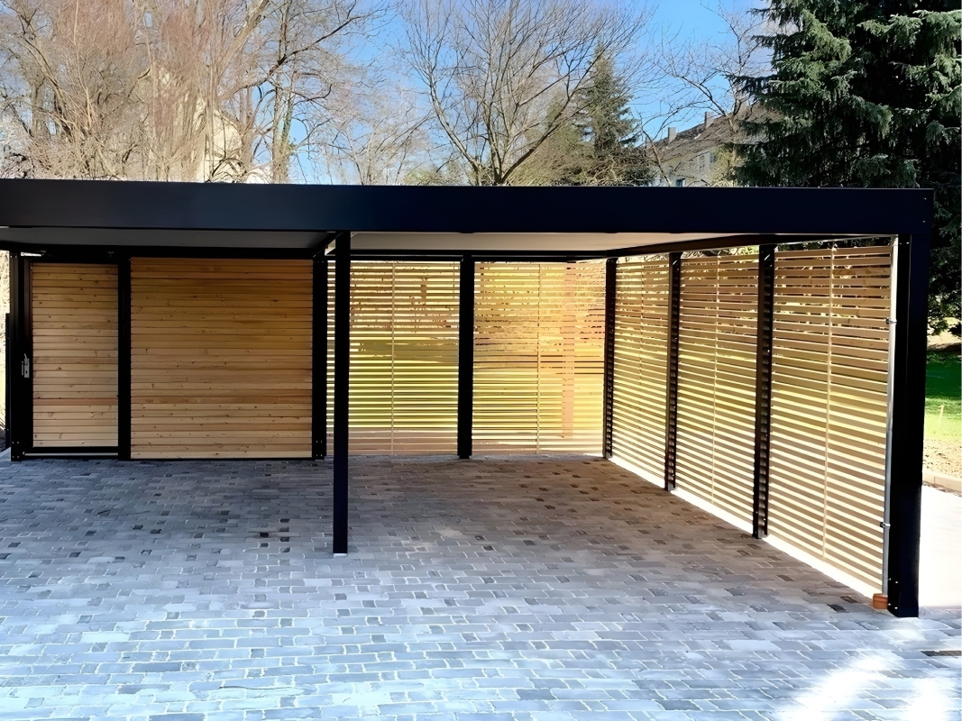 Полузакрытый навес с крышей из поликарбоната